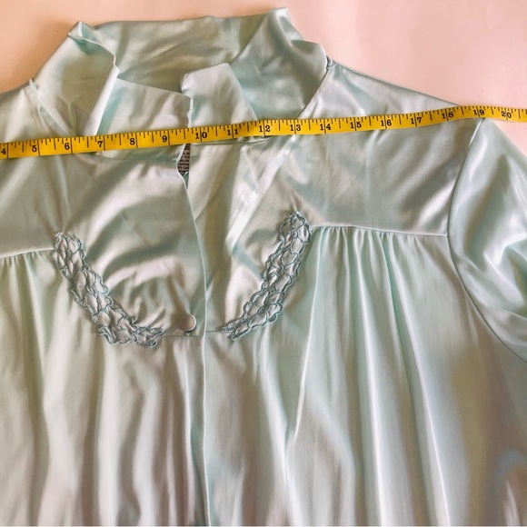 Vanity Fair Woman’s Embroidered Satin Semi-Shear Nightgown Robe Plus Size 2XL - Picture 8 of 10